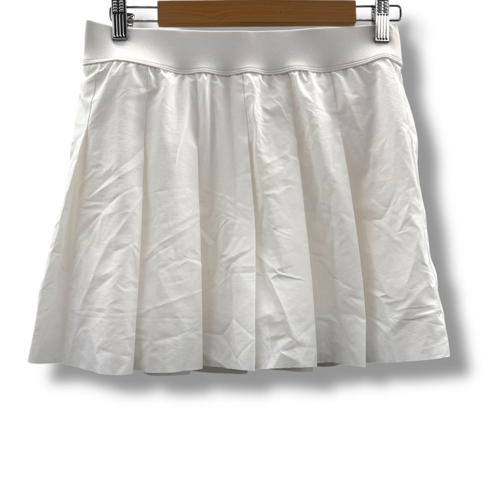 Fabletics White Pleated Activewear Skort Sz M NEW Tennis Golf Athletic